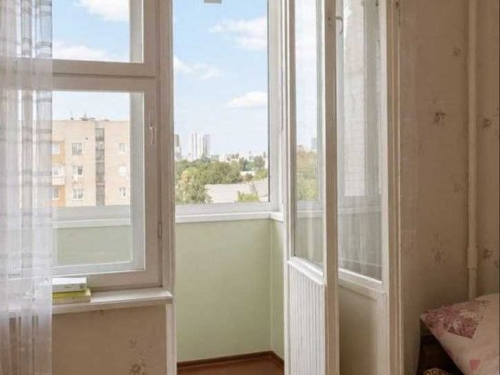 Здається затишна кімната біля м.КПІ в будинку для співробітників КПІ Киев