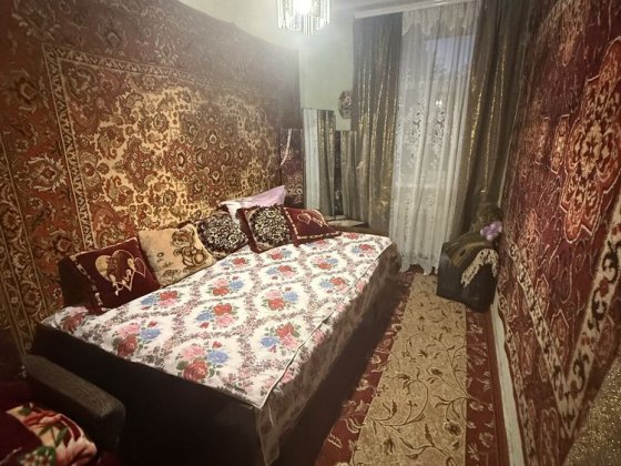 Центр. Здається кімната Полтава