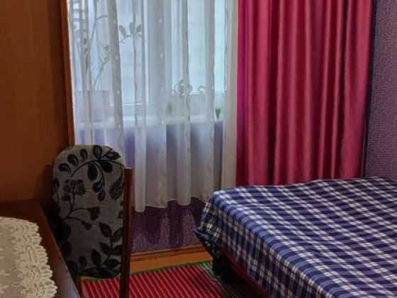 Здається окрема кімната для студентки, район 12 школа Рівне