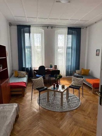 Здам місце в хостелі біля метро Поштова площа Київ 1700 грн місяць - фото 1