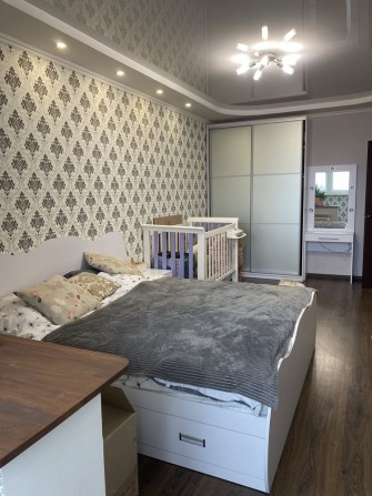 Кімната в трьохкімнатній квартирі - фото 1