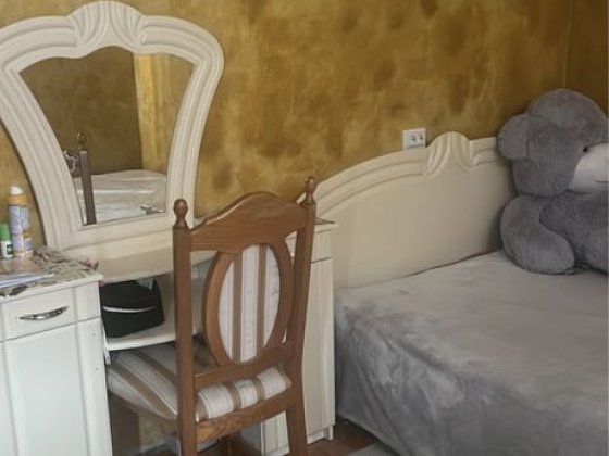 Здається кімната для дівчини