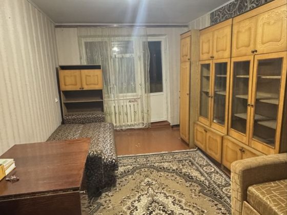 Оренда окремої кімнати в трикімнатній квартирі без власників для дівчини. Винница
