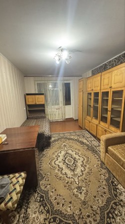 Оренда окремої кімнати в трикімнатній квартирі без власників для дівчини. - фото 1