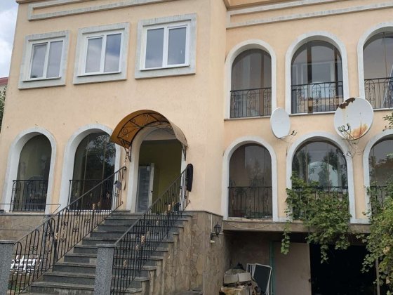 Оренда кімнати в чесному будинку