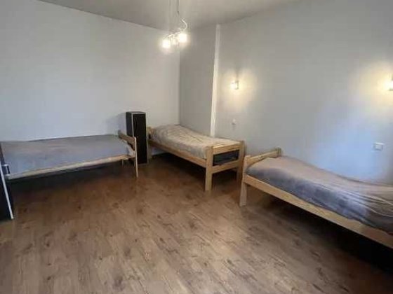 Підселення Київ метро Арсенальна здам ліжко в кімнаті 1700 грн міс Київ