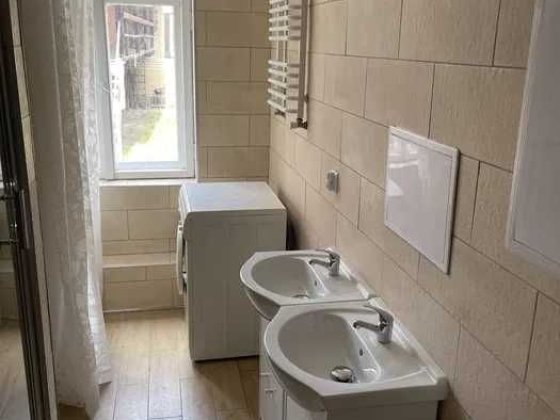 Підселення Київ метро Виставковий центр здам ліжко в кімнаті 1500 грн Київ
