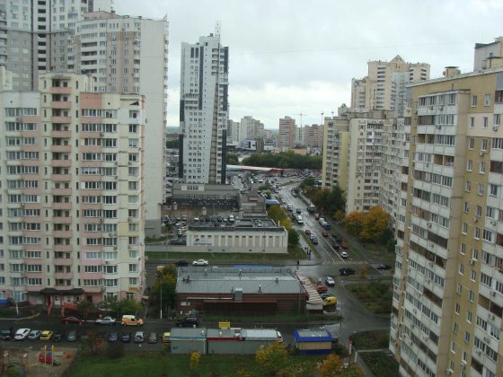 Подселение для парня в комнату, Позняки