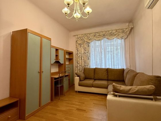 Аренда кімнати в 4-х кім сталінці