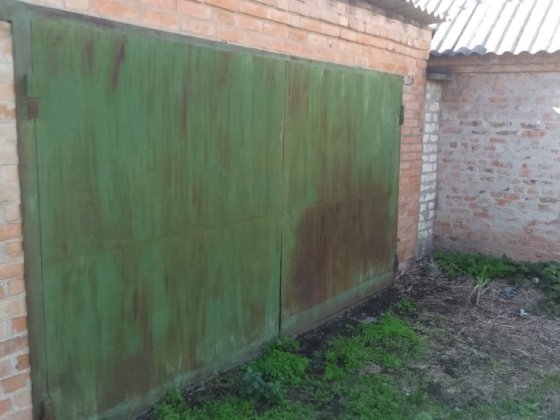 Здається цеглчний гараж в приватному секторі. Біла Церква