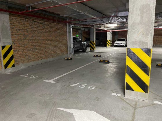 Оренда паркомісця Sky Avenue, Скай Авеню
