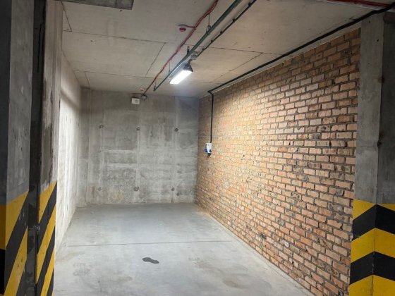 Оренда паркомісця  з електрозарядкою -1 поверх . Жк Нова Англія вул.Михайла Максимовича Київ
