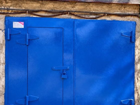 Продам гараж у м. Лозова 3,5×6 м з погребом на всю площу та кран-балкою, ГСК №11. Лозовая
