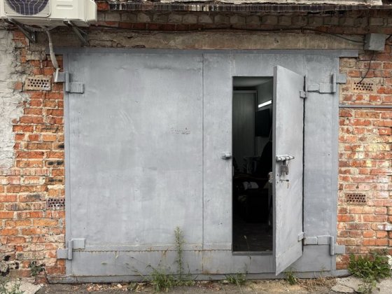 Продається гараж в кооперативі «Шляховик» на Глиняній