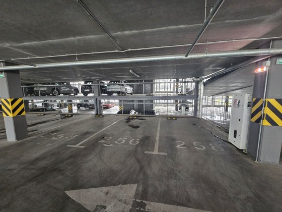 ‼️Продам  центральне паркомісце 16 м² ЖК Варшавський-3, 2 поверх, без комісії