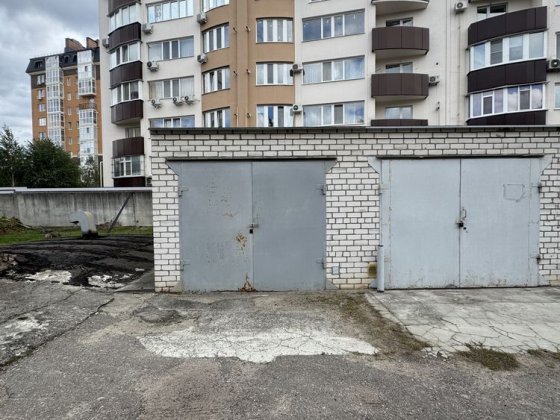 Продається гараж у центрі міста