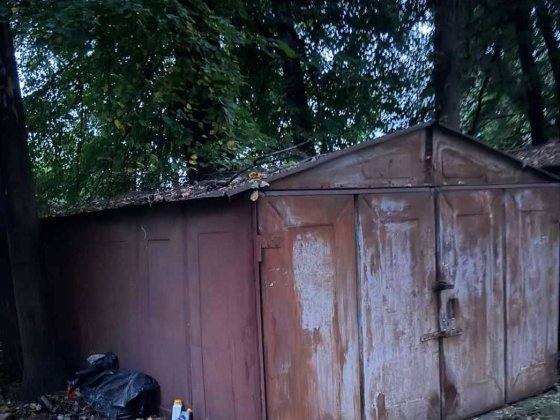 Продам розбірний металевий гараж.
