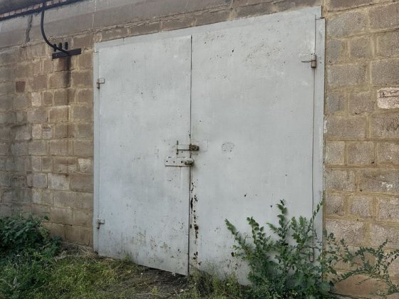 Продаж гаражу вул Самотічна , у дворі буд 10