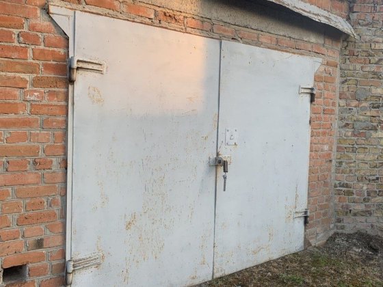 Капитальный кирпичный гараж