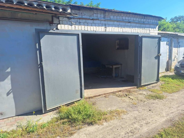 Продаж капітального гаража у центрі міста біля ЖК «Рідний дім» та ЖК «Графський». - фото 1