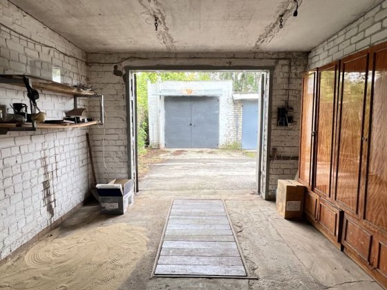 ПРОДАМ гарний капітальний ГАРАЖ  вул. Грушевського -Одеська  9500$ Черкассы