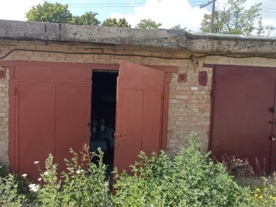 Продам гараж район ст. Балашівка перед переїздом коператив