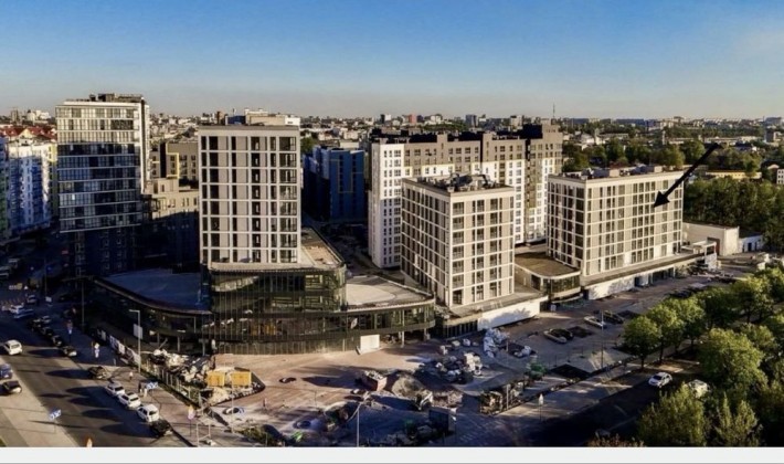 Продам паркомісце на вул.Залізнична 7 - фото 1