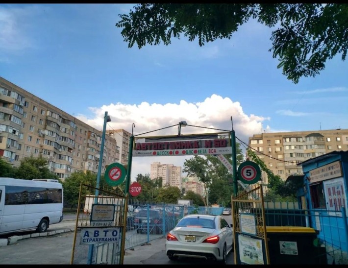 Продам место на автостоянке №50, по адресу ул. Марсельская, 27а. - фото 1