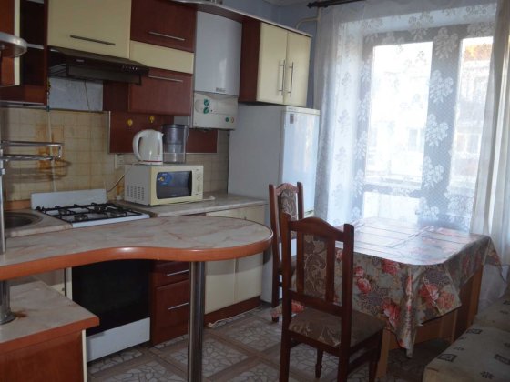Оренда 2 кімнатної квартири Пасічна новобудова 5 поверховий будинок.