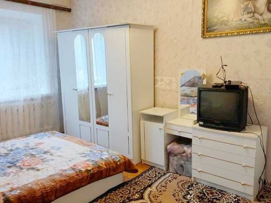 м. Нивки- 5 хв.,  гарна 3-на квартира, вул. Нивська, 7, газ, укриття Киев