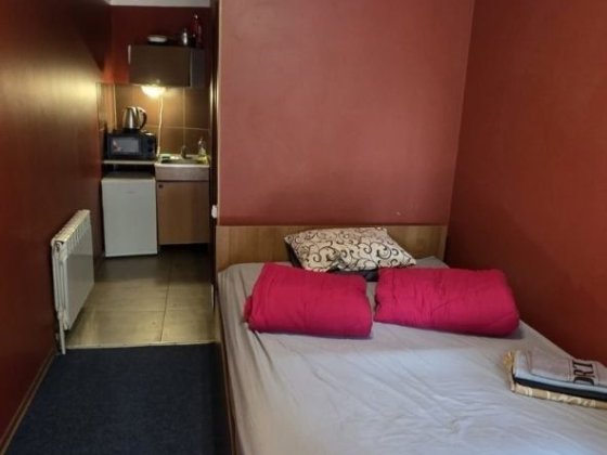 Хазяїн, без комісії. 1к кв-ра, 10 хв пішки до м. Академмістечко Всі зручності свої , без комісії