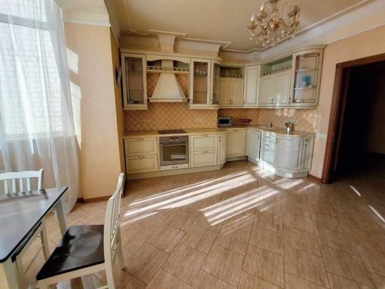 Центр, Чорновола 25, 3к квартира, 150 кв.м. 1000 у.о. Киев