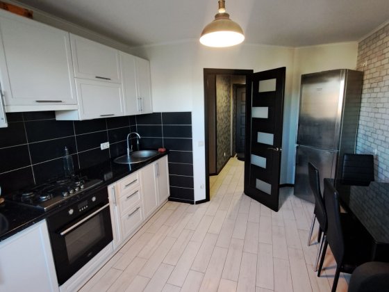 Поділ 1-о кімн. квартира в новому будинку з ремонтом Полтава