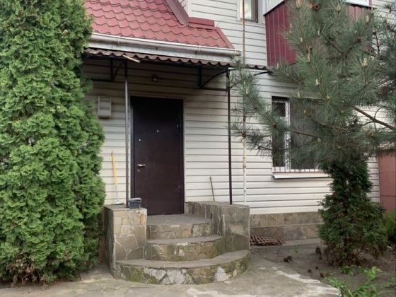 Оренда 2-х поверхової  квартири  з власним  двором Поділ !! Полтава