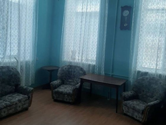 Р-н Цум центр  поруч АТБ парковка у дворі Полтава