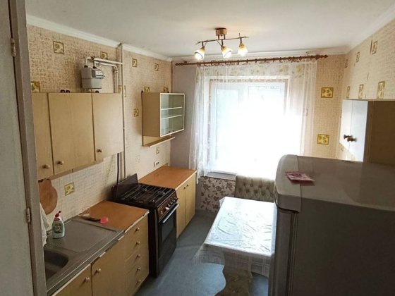 М-н Левада вільна паровка у дворі Полтава