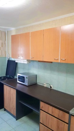 Оренда  1 кім.кв., вул Академіка Єфремова 7 - фото 1