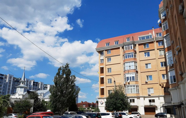 1 кімната, центр, елітний будинок. 2й поверх. Без посередників. - фото 1