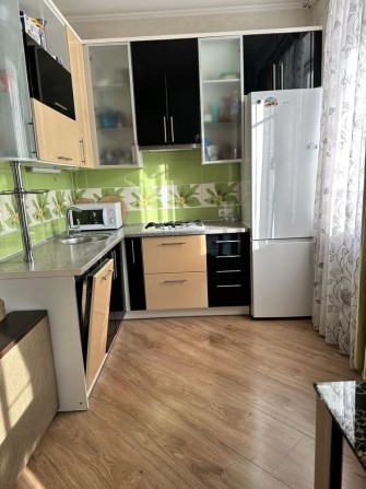 Оренда 2- кім квартири по вул. Театральній 7 ( сталінка) на піврокур 15000 тис грн +комун - фото 1
