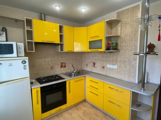 Оренда 1 кв 40 м.кв. 4/9 Перемога, Бульвар Слави