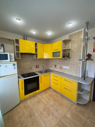 Оренда 1 кв 40 м.кв. 4/9 Перемога, Бульвар Слави - фото 1