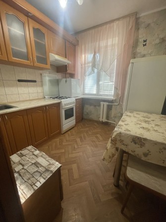 2 кім р-н кінетеатру Юність ,окремі кімнати ,2/5 цегляного будинку - фото 1
