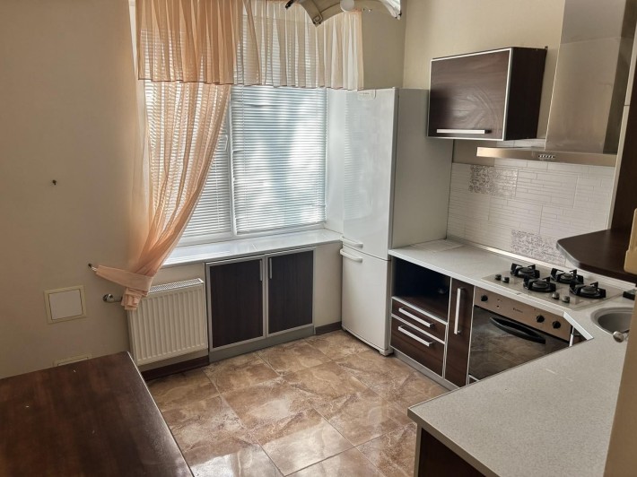 Сдається  2 кім. кв., 52 м. кв., вул. Жаботинського - фото 1