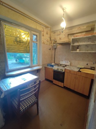 Сдам 2 КВ.по ул.Лахтинская(район АТБ)1/5.5000+к.у. - фото 1