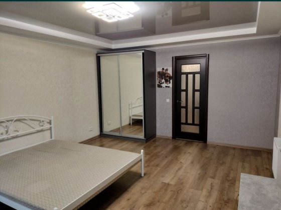 Сдам большую 1 ком кв на Космосе Запорожье