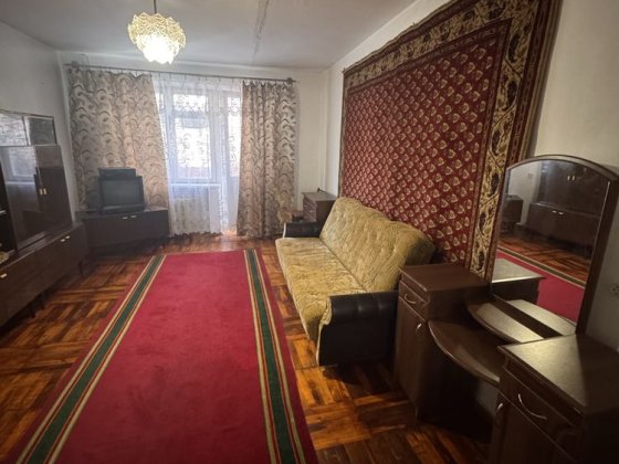 Слам 2-х комнатную квартиру 4 эт в 5 этажке на длительный срок Запорожье