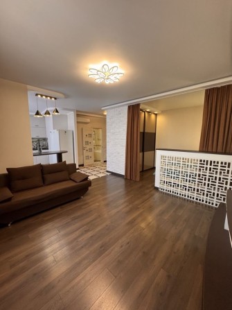 Аренда квартиры на Каманина 27 жемчужина вид на город - фото 1