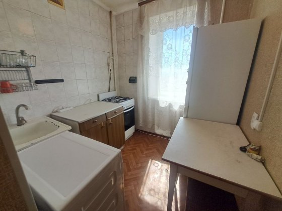 Сдам Святослава Рихтера( Щорса) Приват Банк 2х  комнатную квартиру