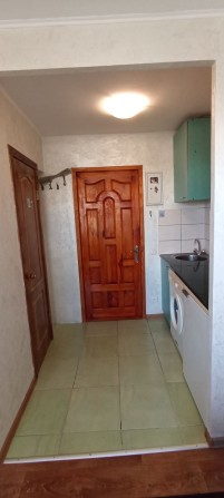 Сдам 1-к  Гостинку со своим санузлом по ул. Каденюка - фото 1