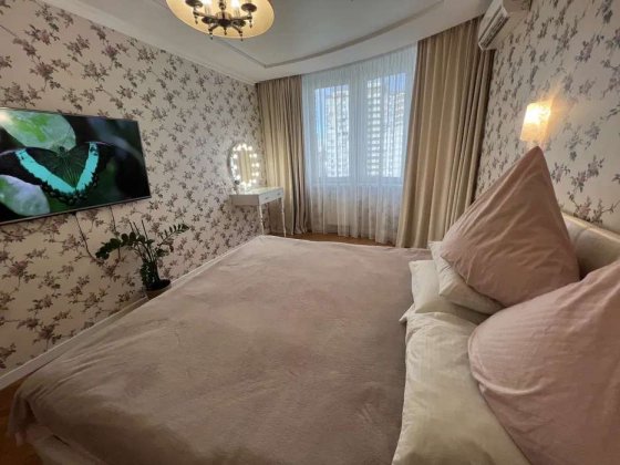 Продаж 2-к квартири вул. Анни Ахматової 30 Київ
